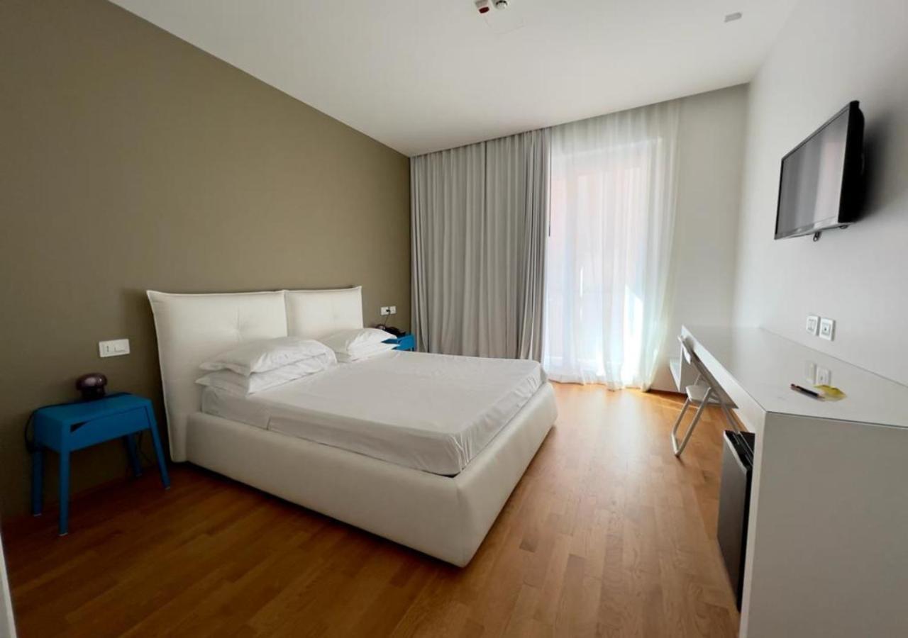 Copacabana Hotel Design Маргерита ди Савоя Екстериор снимка